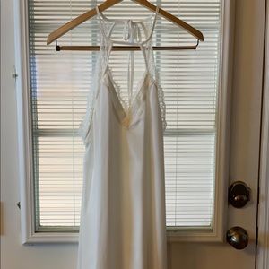 Key hole, white lace dress